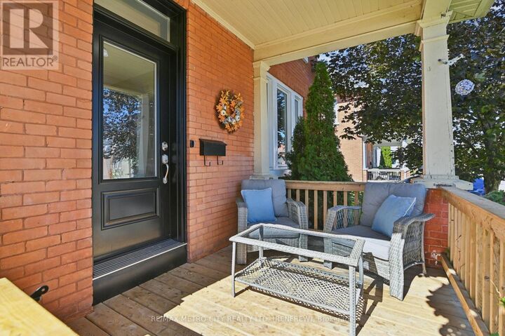 Property Photo:  450 Barr Street  ON K7V 1K1 