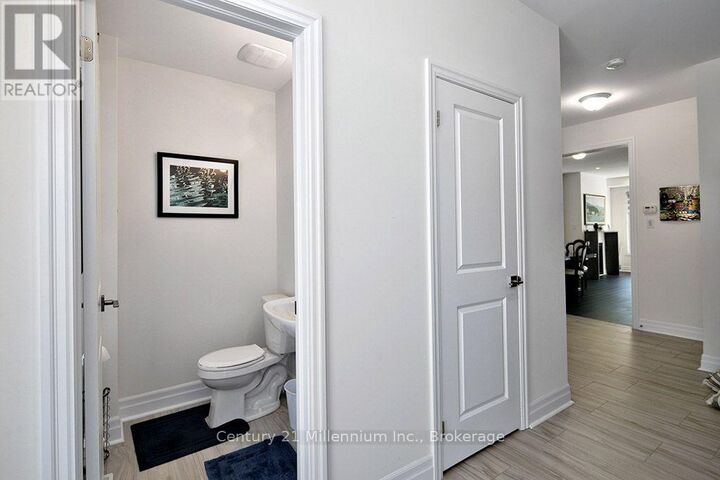 Property Photo:  28 Barfoot Street  ON L9Y 3Y8 