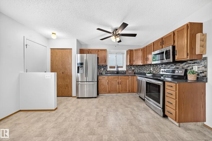 Property Photo:  14519 32 Street NW  AB T5Y 2L2 