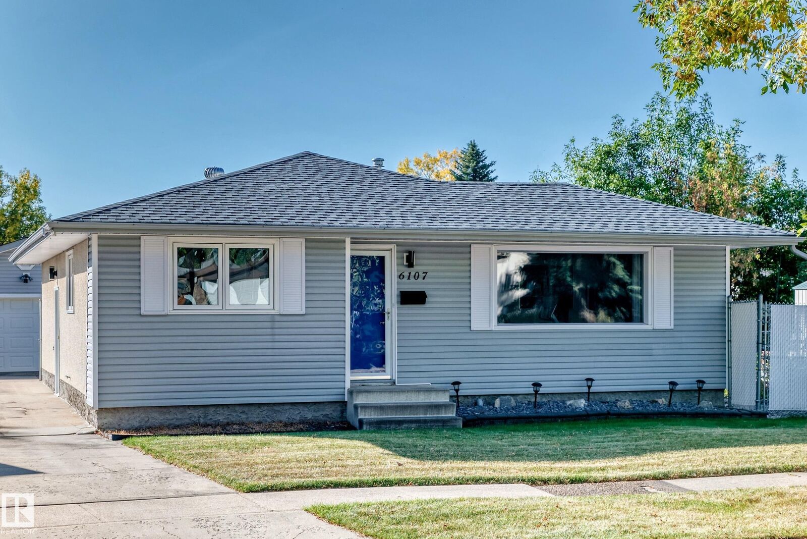 Property Photo:  6107 146 Avenue NW  AB T5A 1S9 