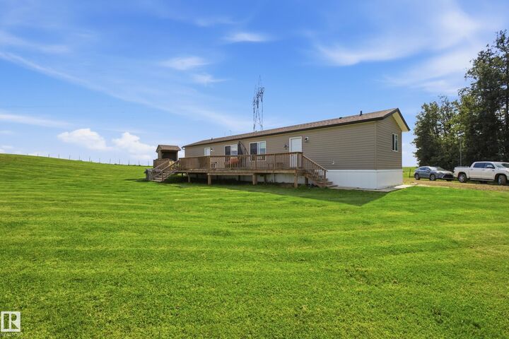 Property Photo:  51017 Rge Rd 14  AB T7Y 2C8 
