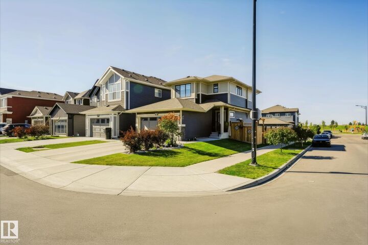 Property Photo:  1623 Plum Circle SW  AB T6X 2X1 
