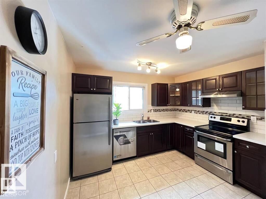 Property Photo:  144 Kaskitayo Court NW  AB T6J 3T3 