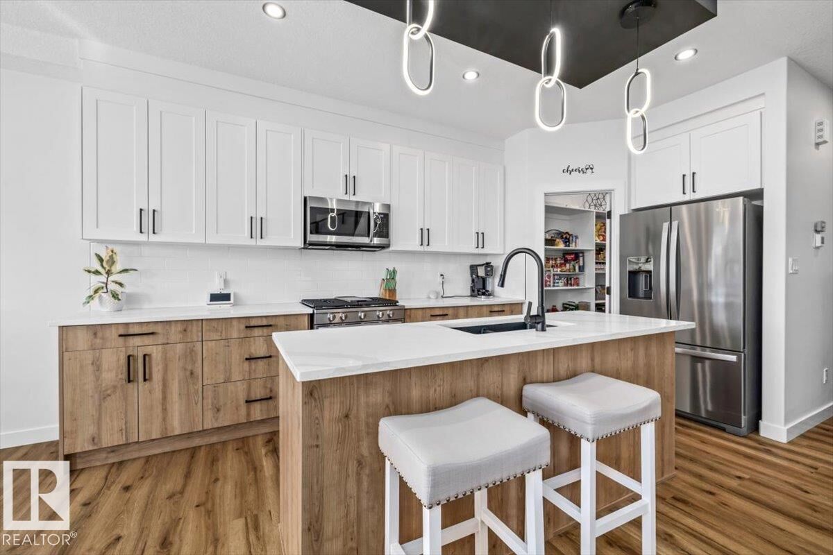 Property Photo:  287 Savoy Crescent  AB T8H 2Y4 