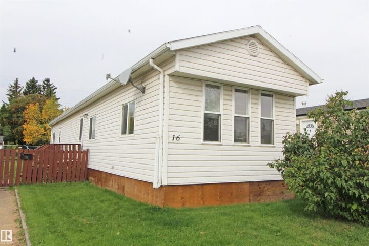 Property Photo:  4202 45 Street 16  AB T9A 2L3 
