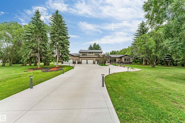 Property Photo:  51528 Rge Road 262  AB T6Y 1C1 