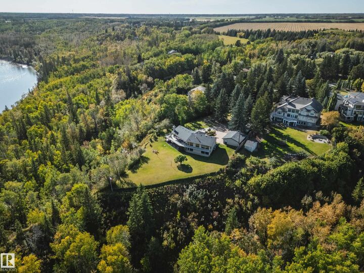 Property Photo:  240 Grandisle Point(E) NW  AB T6M 2P1 