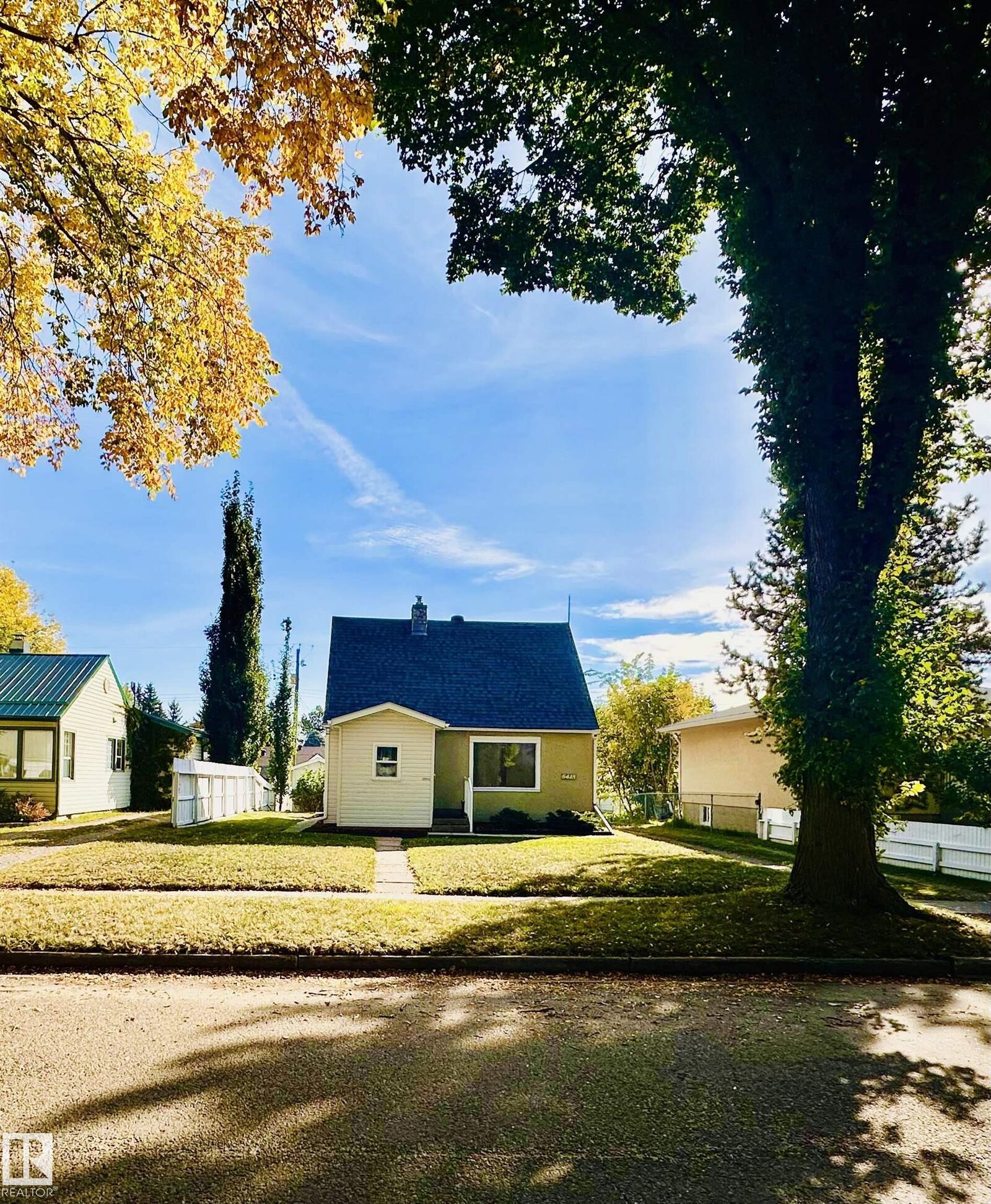 Property Photo:  5415 48 Street  AB T9A 1G7 