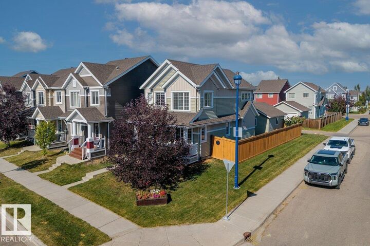 Property Photo:  6906 23 Avenue SW  AB T6X 1Z3 