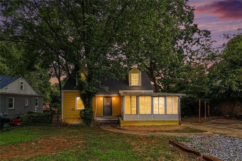 Property Photo: 1239 Eastland Road SE GA 30316
