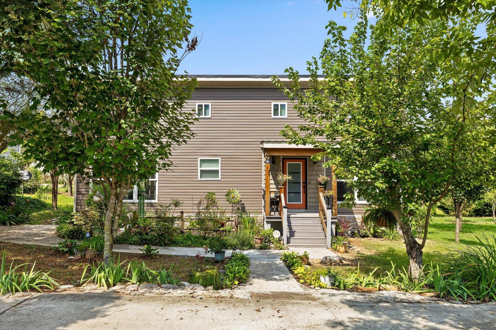 Property Photo: 2546 County Road 141 AL 35981