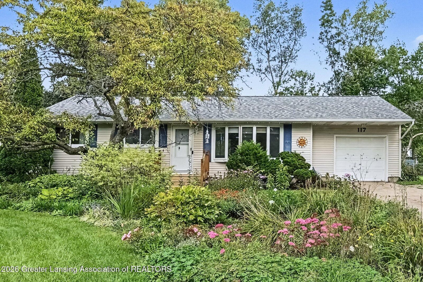 Property Photo:  117 Woodhaven Drive  MI 48917 