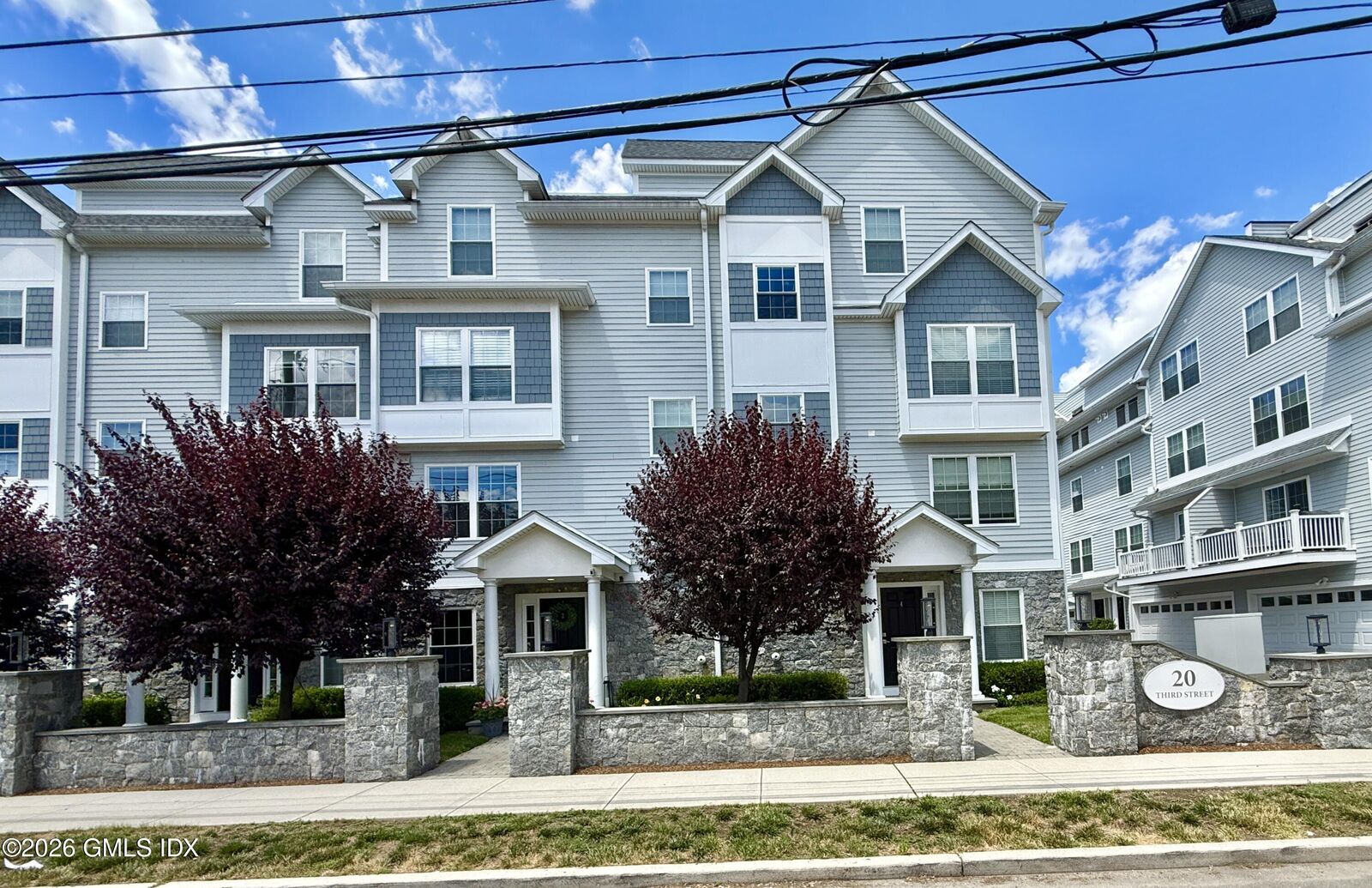 Property Photo:  20 3rd Street Unit 4  CT 06905 