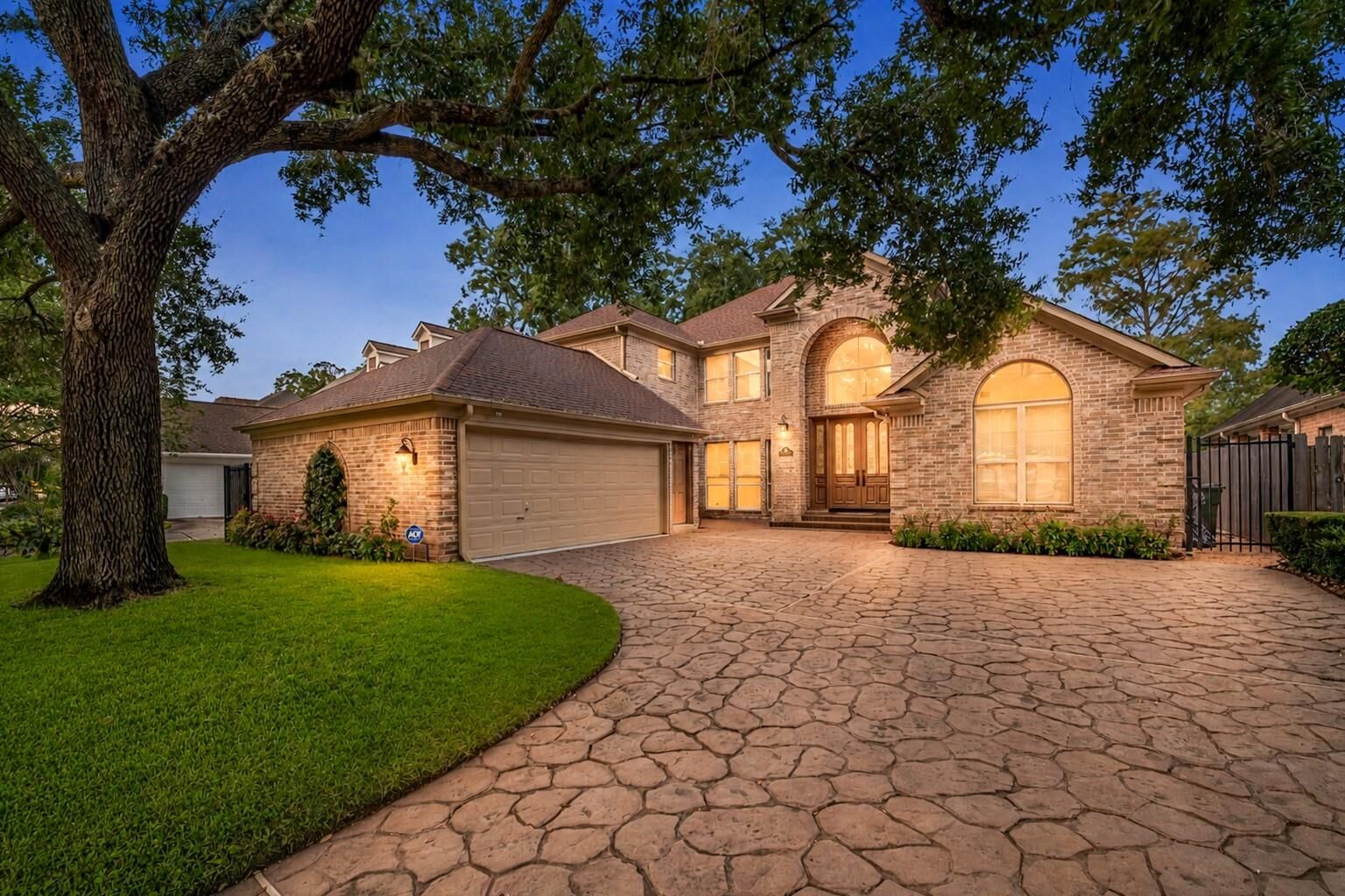 Property Photo:  407 Lakeside Boulevard  TX 77478 