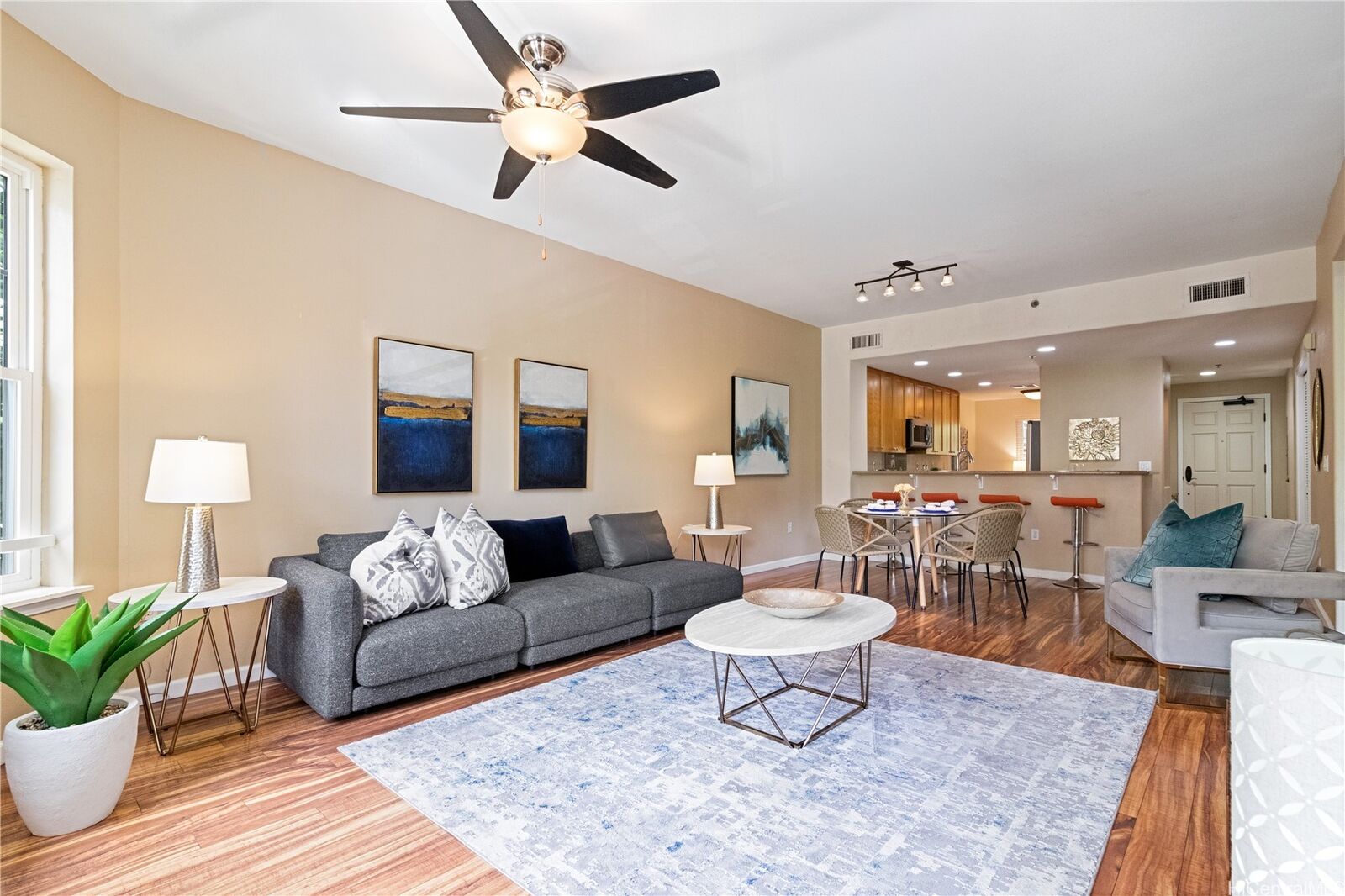 Property Photo: 520 Lunalilo Home Road 8118 HI 96825