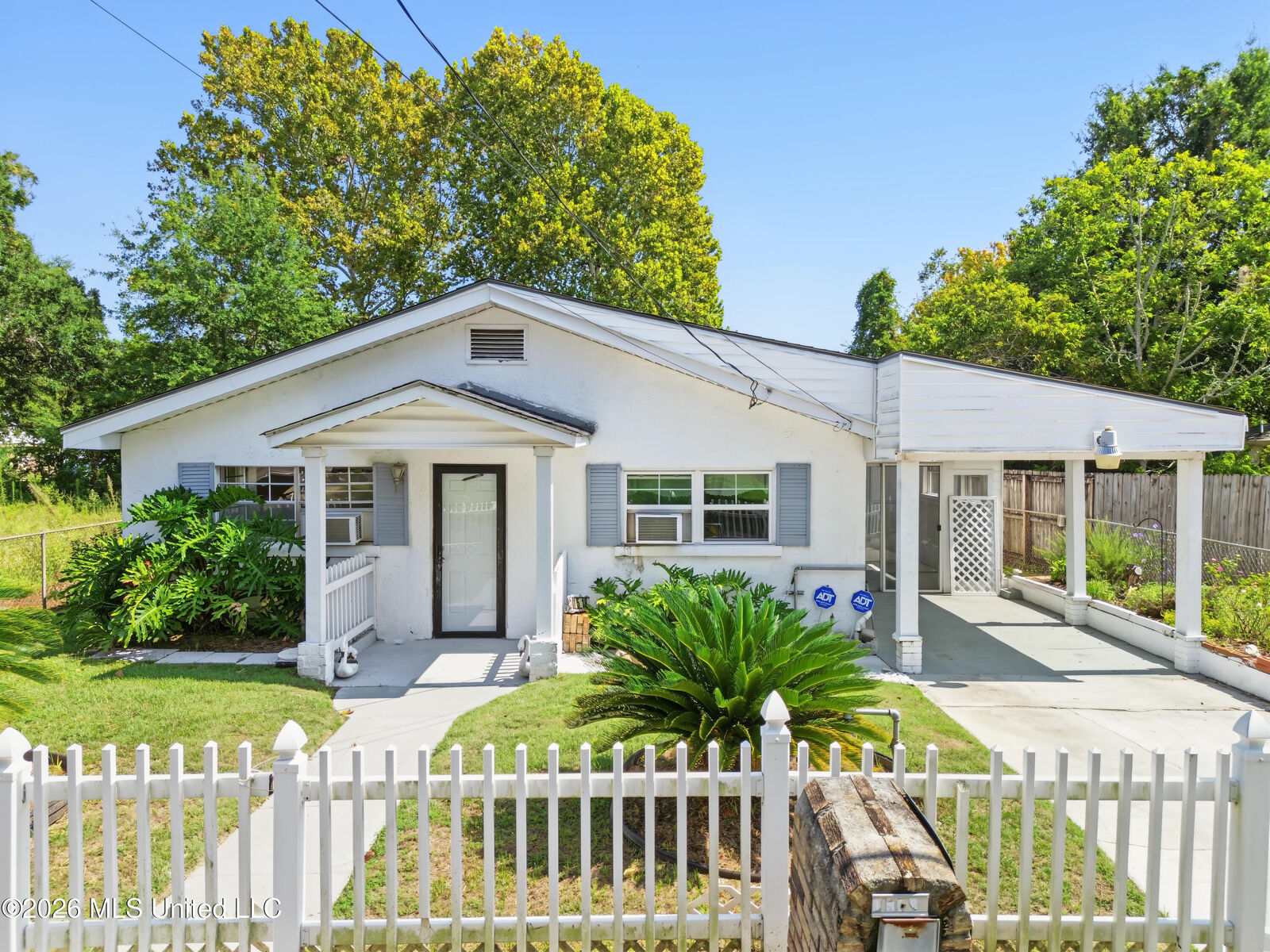 Property Photo:  1518 Dixie Avenue  MS 39501 