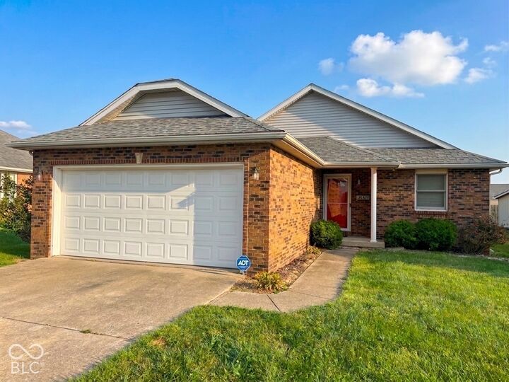 Property Photo:  1147 Cottage Circle  IN 47274 
