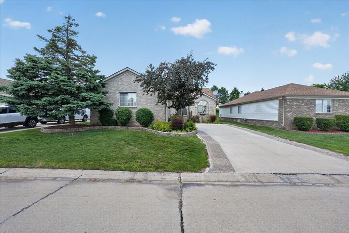 Property Photo:  3527 New Boston Avenue  MI 48314 