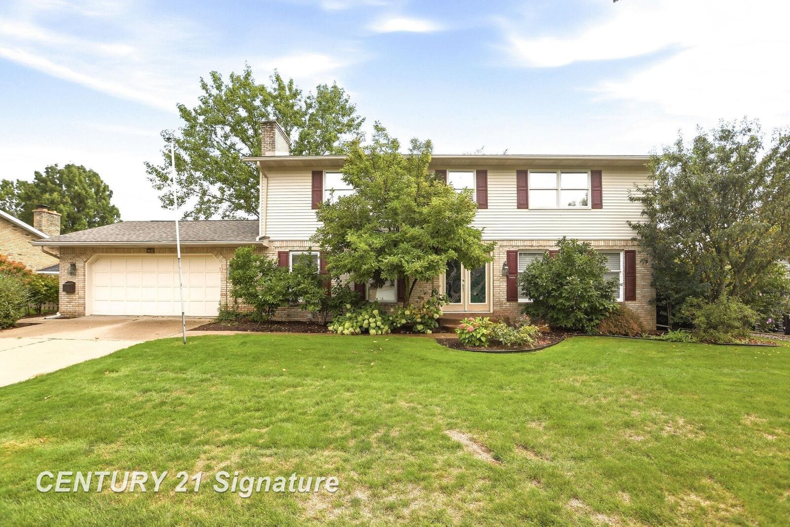Property Photo:  723 Willow Lane  MI 48734 