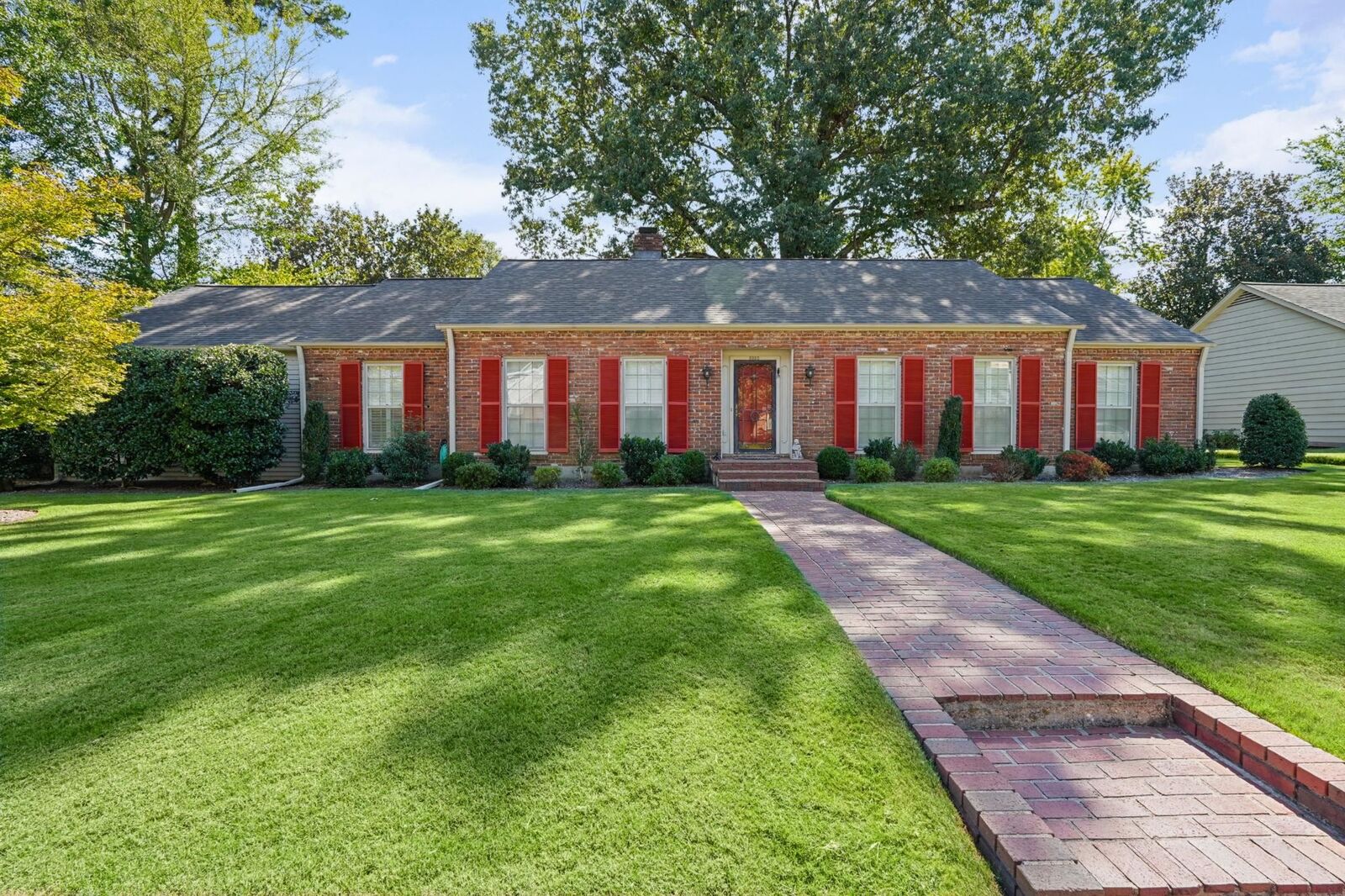 Property Photo:  5233 Mary Starnes Dr  TN 38117 
