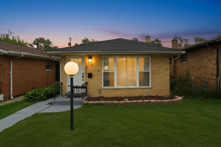 Property Photo: 11635 S Bishop Street IL 60643