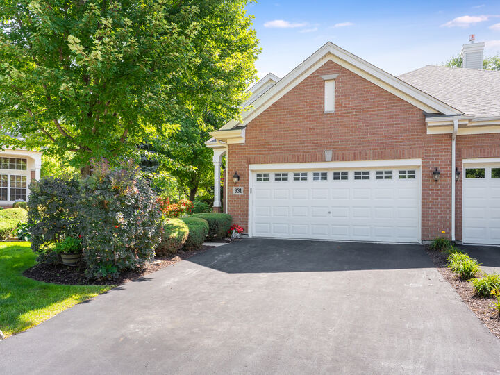 Property Photo: 931 Winners Cup Court IL 60565
