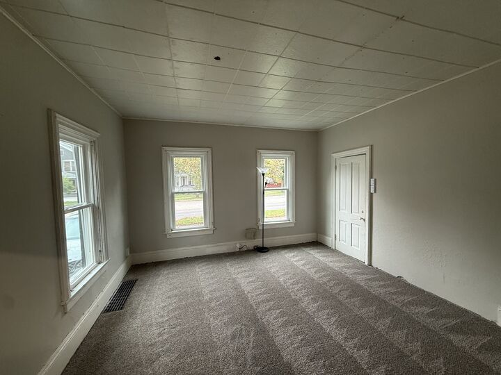 Property Photo:  773 E New York Street B  IL 60505 