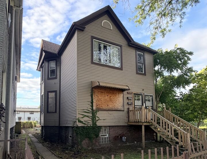 Property Photo:  529 W Englewood Avenue  IL 60621 