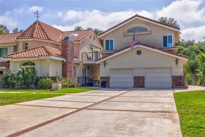Property Photo: 1410 Peppertree CA 90631