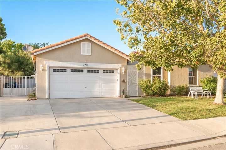 Property Photo:  2715 E Avenue J6  CA 93535 