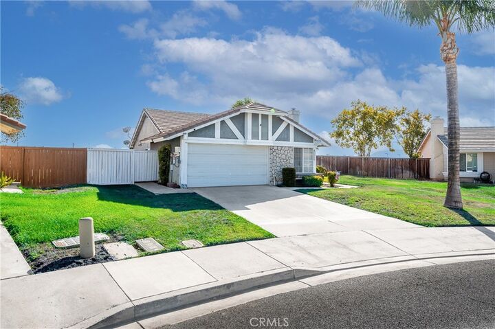 Property Photo:  27738 Via Real  CA 92585 
