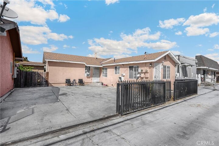 Property Photo:  2031 E Spaulding Way  CA 90804 
