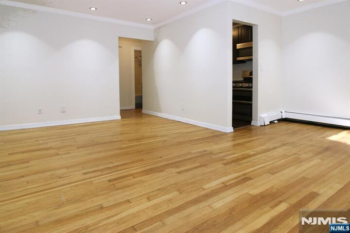 Property Photo:  216 Washington Drive 216  NJ 07446 