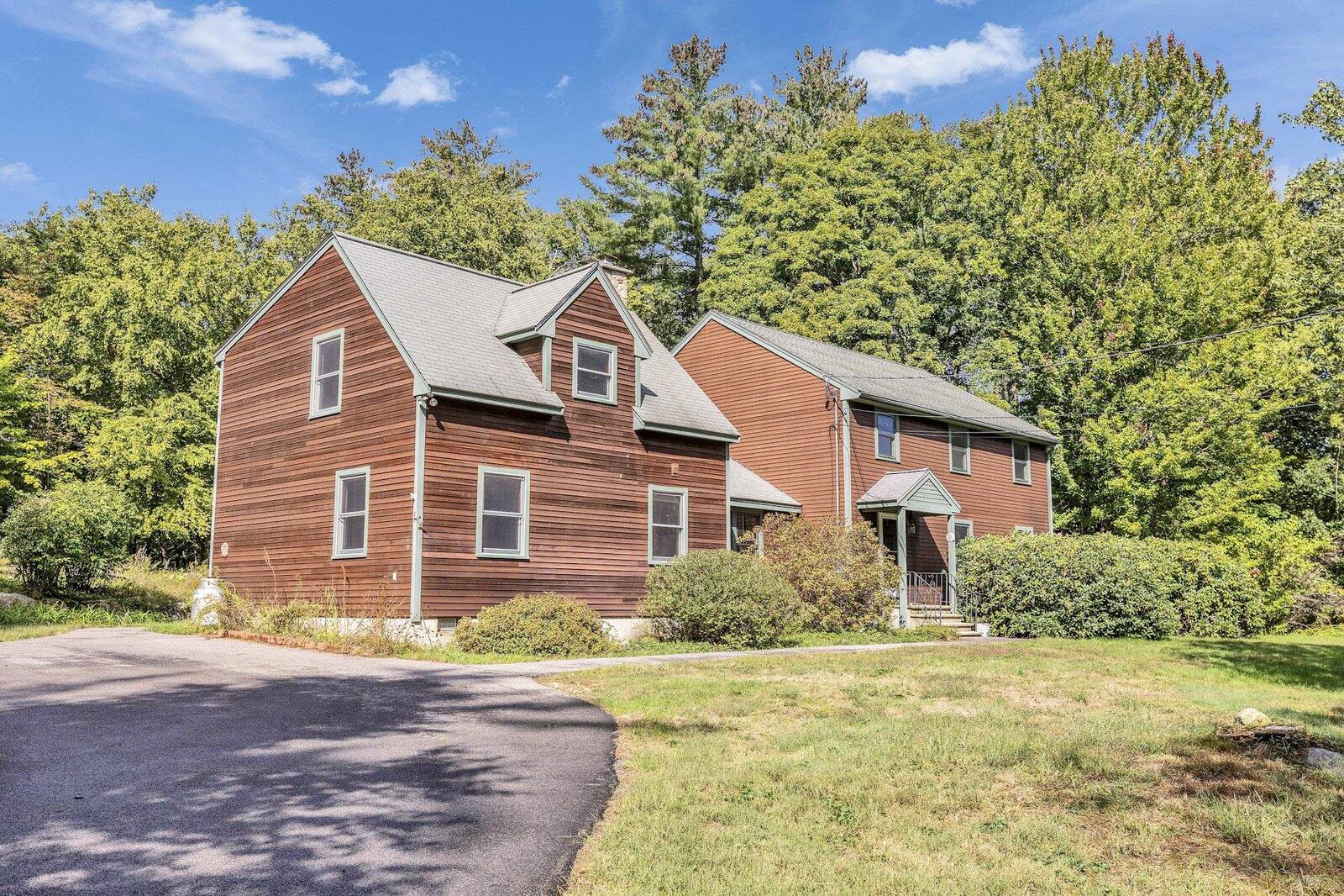 Property Photo:  225 Hayden Street  NH 03049 