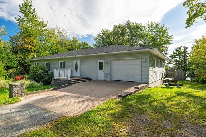 Property Photo:  64 Davis Avenue  NS B0N 2N0 