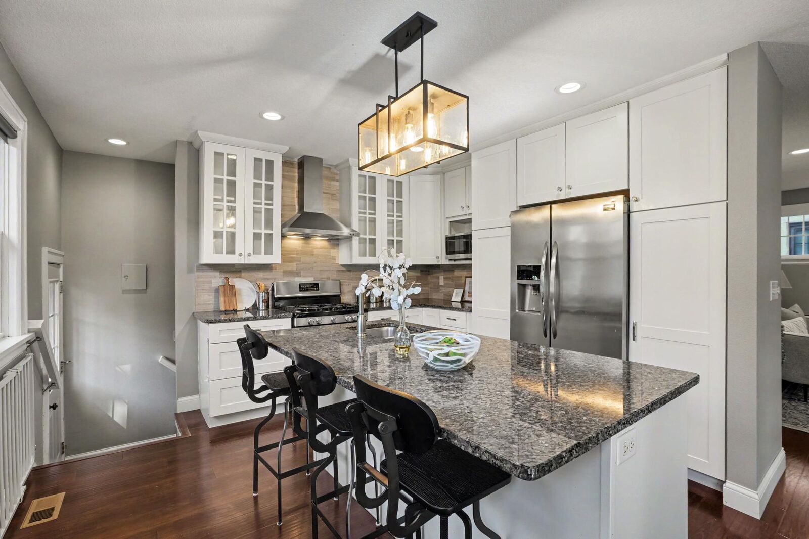 Property Photo:  2115 Palace Avenue  MN 55105 