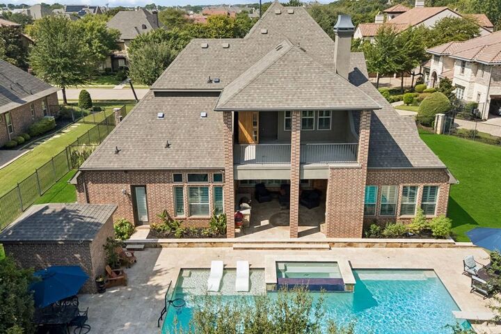 Property Photo: 1021 Berkshire Road TX 76092
