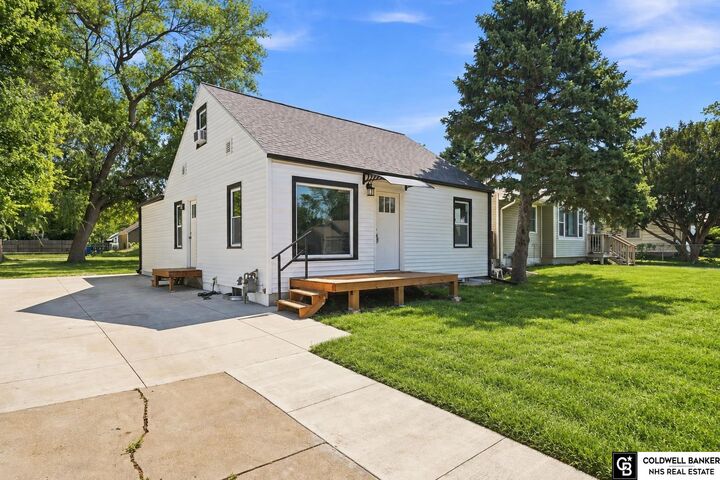Property Photo: 2946 N 56th Street NE 68504