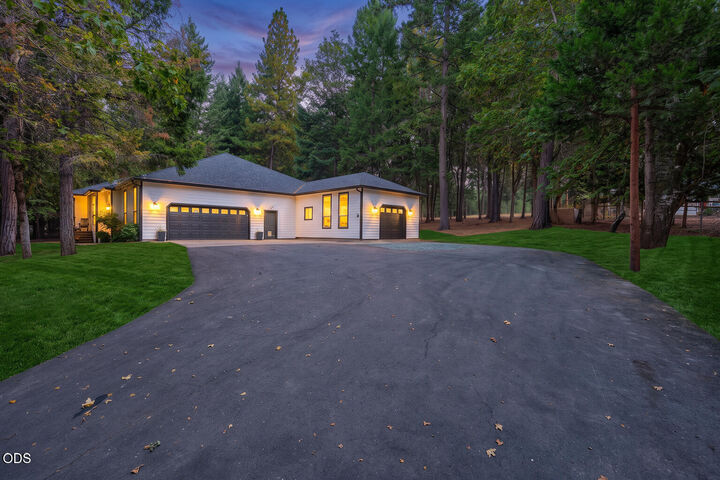 Property Photo: 495 Sugar Pine Drive OR 97532