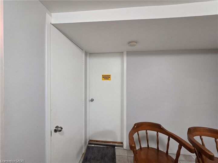 Property Photo:  555 Brookhaven Crescent  ON N2L 4R6 