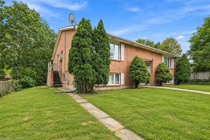 Property Photo: 26 Renfrew Street E ON N3W 1E8
