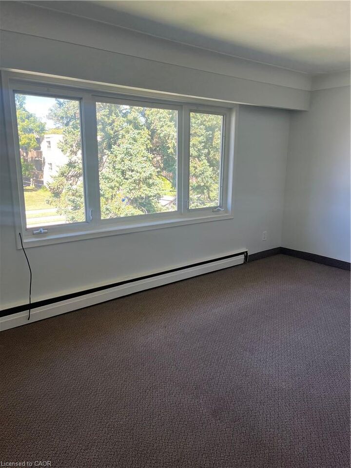 Property Photo:  775 Frederick Street 5  ON N2B 2B4 
