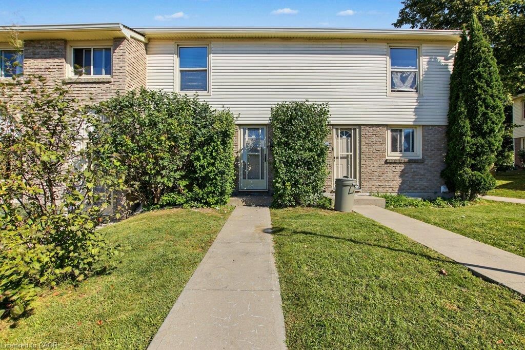 Property Photo:  165 Green Valley Drive 73  ON N2P 1K3 