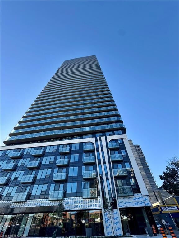 Property Photo:  30 Francis Street S 1405  ON N2G 0B5 