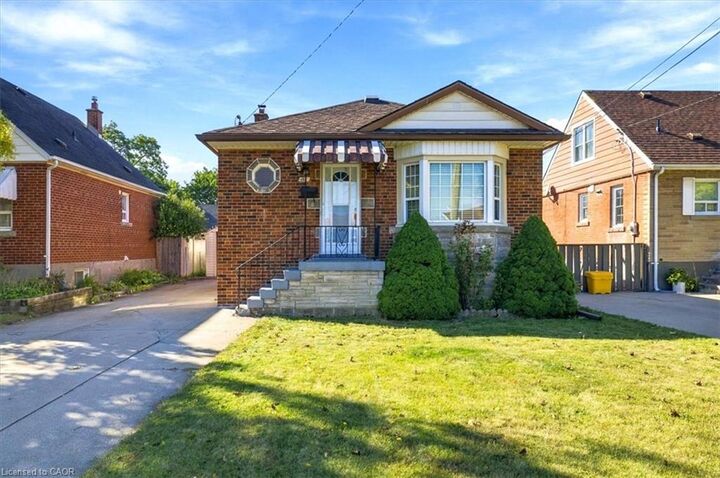 Property Photo:  188 Erin Avenue  ON L8K 4W6 