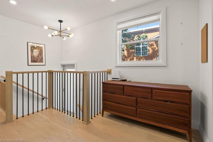Photo de la propriété:  494 Dundurn Street S  ON L8P 4L9 