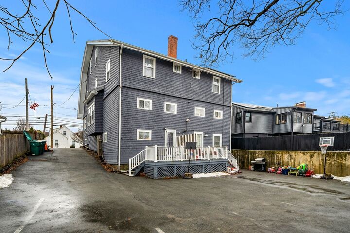 Property Photo: 275 Lynnfield St 275 MA 01904