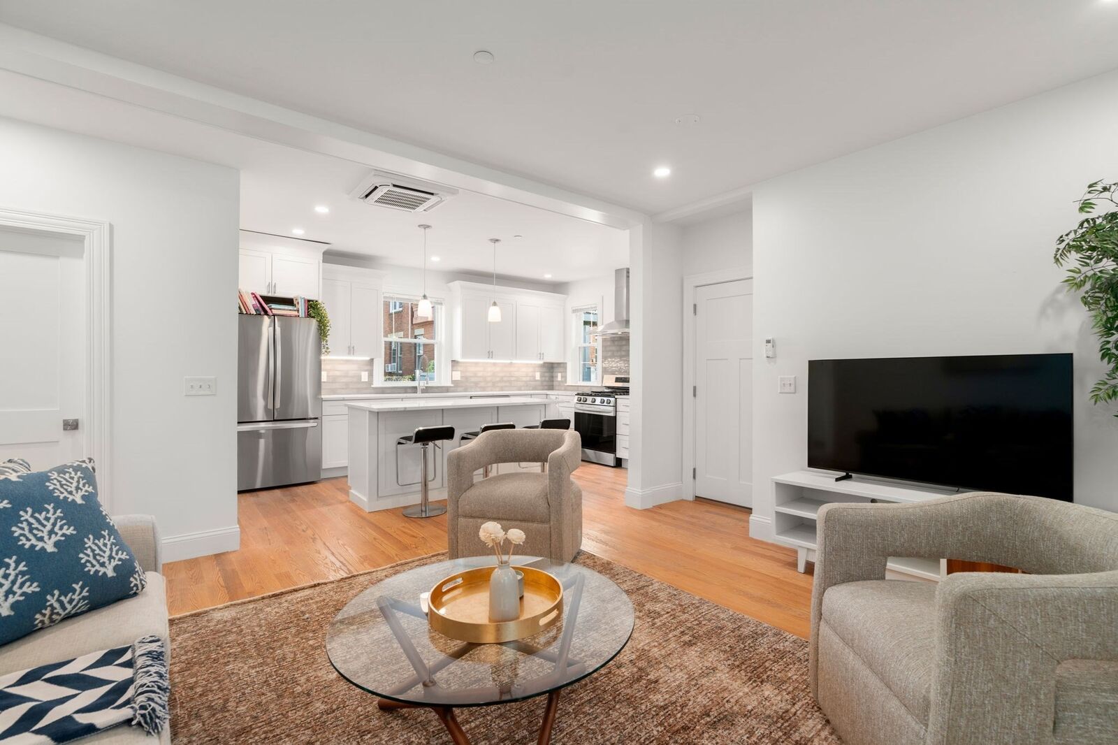 Property Photo:  8 Brookside Ave 1  MA 02130 