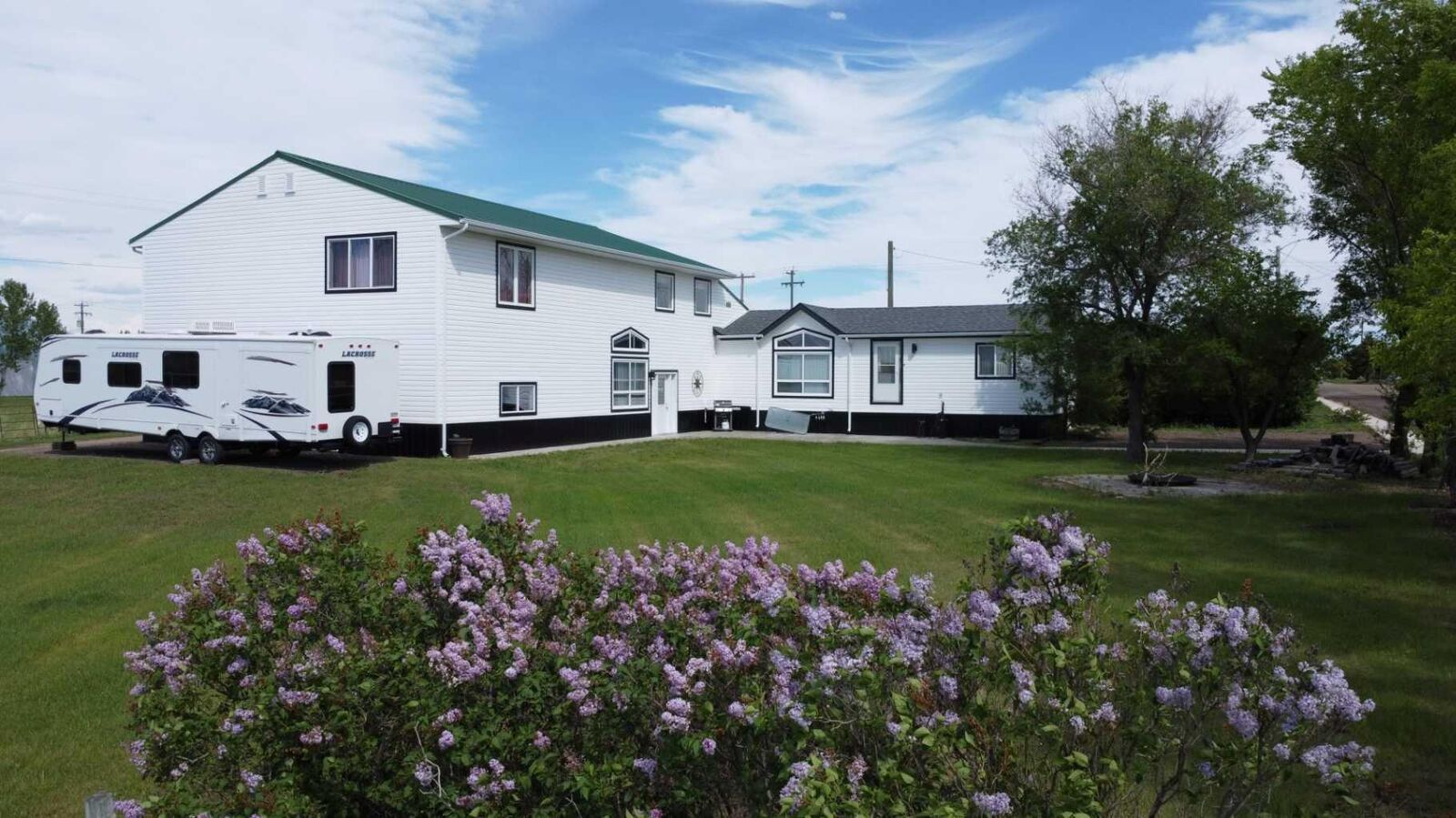 Property Photo:  108 5 Avenue  AB T0J 3P0 