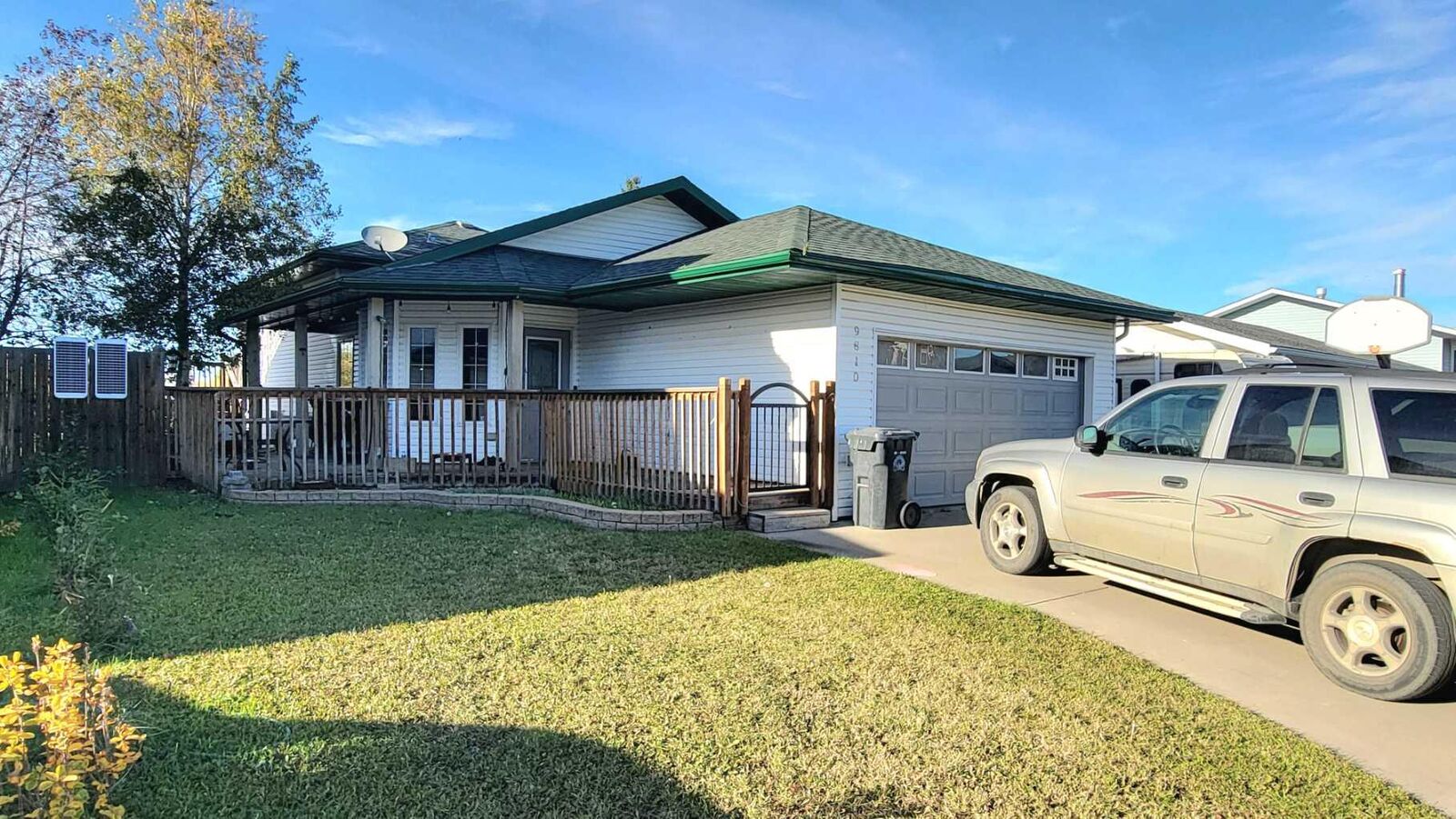 Property Photo:  9810 102 Avenue  AB T0H 3C0 